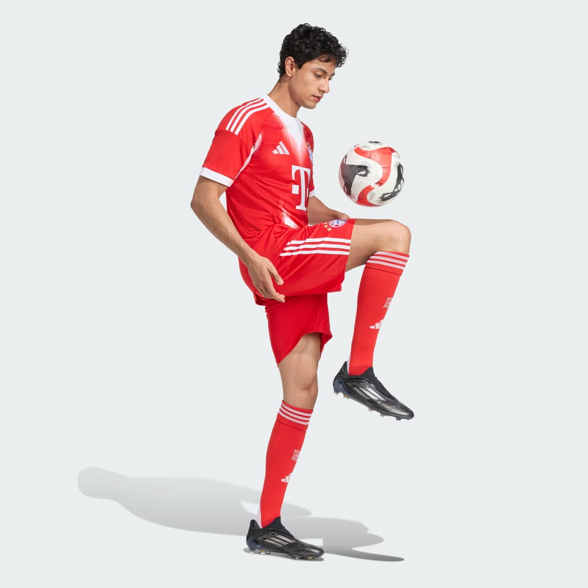 FC Bayern 25/26 Home Shorts - Image 3